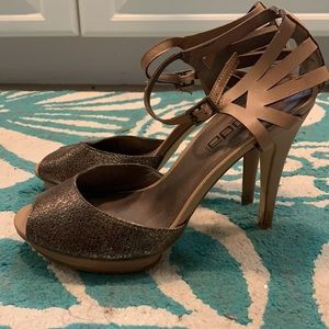 Moda Peep Toe Heels with cutouts